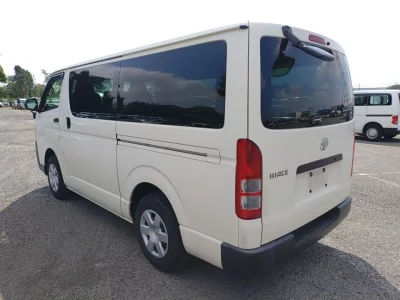 TOYOTA HIACE VAN