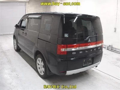 MITSUBISHI DELICA D5