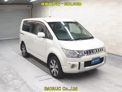 MITSUBISHI DELICA D5