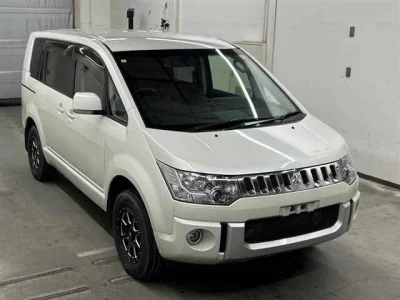 MITSUBISHI DELICA D5