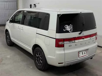 MITSUBISHI DELICA D5