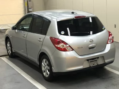 NISSAN TIIDA