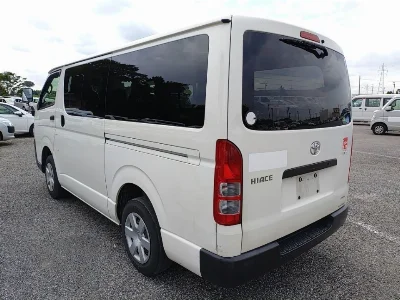 TOYOTA HIACE VAN
