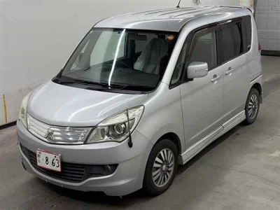 MITSUBISHI DELICA D2