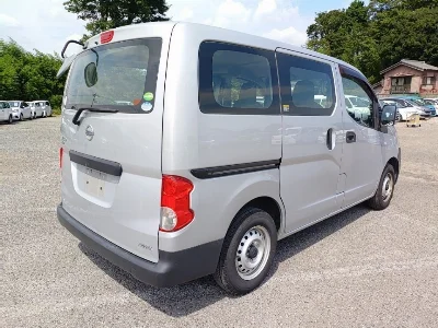 NISSAN NV200