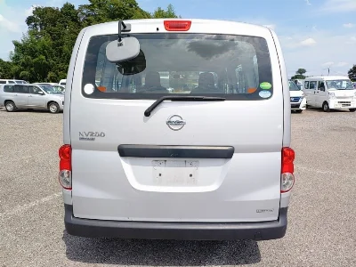 NISSAN NV200