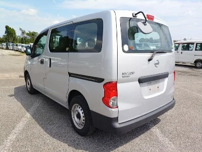 NISSAN NV200