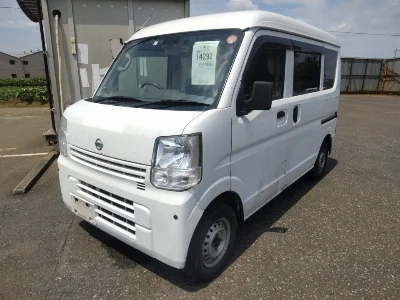NISSAN CLIPPER VAN