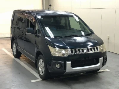 MITSUBISHI DELICA D5
