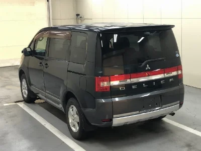 MITSUBISHI DELICA D5