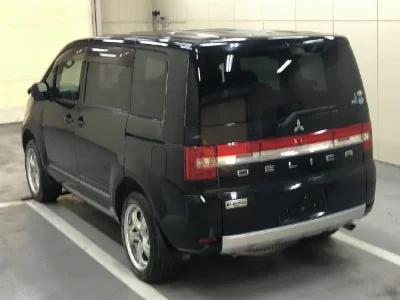 MITSUBISHI DELICA D5
