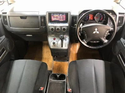 MITSUBISHI DELICA D5