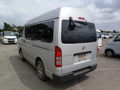 TOYOTA REGIUS ACE VAN