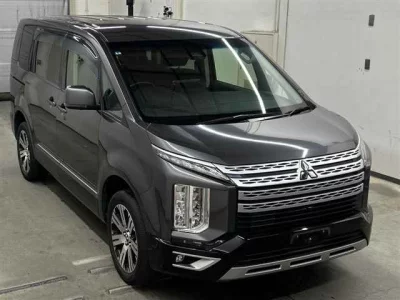 MITSUBISHI DELICA D5
