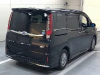 Цена авто Toyota Voxy с аукционов Японии, номер кузова ZWR80G, пробег 221 000, оценка 2