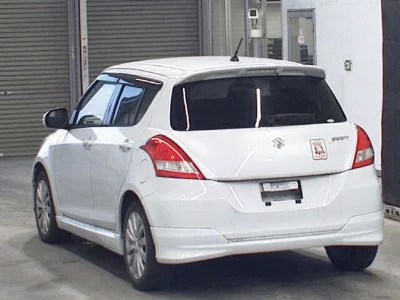 SUZUKI SWIFT