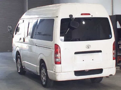 TOYOTA HIACE VAN