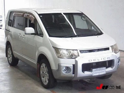 MITSUBISHI DELICA D5