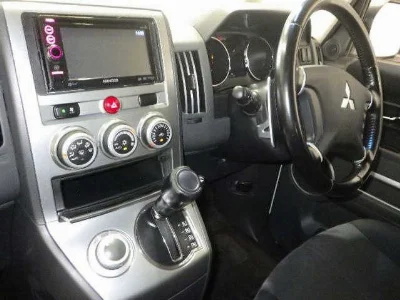 MITSUBISHI DELICA D5
