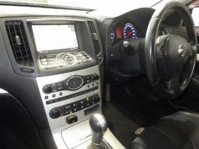 NISSAN SKYLINE