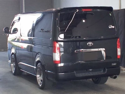 TOYOTA HIACE VAN