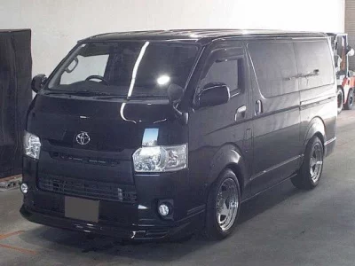 TOYOTA HIACE VAN