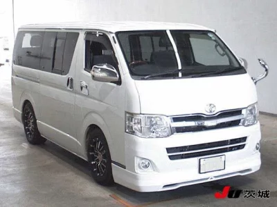 TOYOTA HIACE VAN