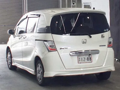 HONDA FREED SPIKE