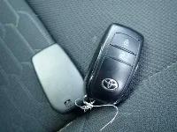 Цена авто Toyota Corolla Hatchback с аукционов Японии, номер кузова ZWE219H, пробег 24 000, оценка 8