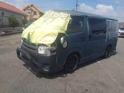 TOYOTA HIACE VAN