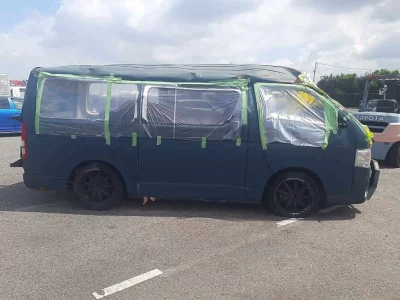 TOYOTA HIACE VAN