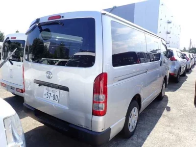 TOYOTA HIACE VAN