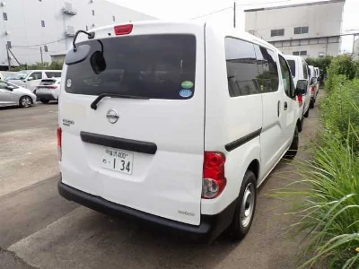 NISSAN NV200