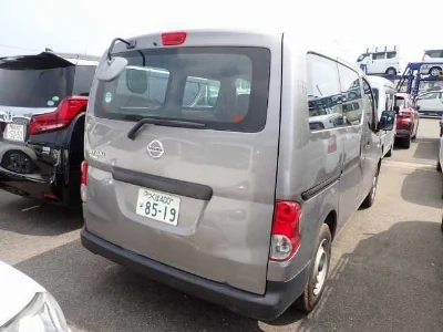 NISSAN NV200