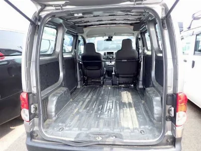 NISSAN NV200