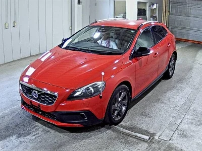VOLVO V40