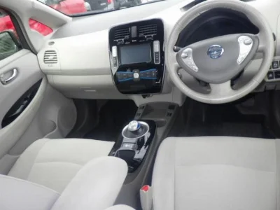 NISSAN LEAF