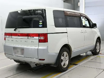 MITSUBISHI DELICA D5