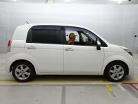 Цена авто Toyota Spade с аукционов Японии, номер кузова NCP141, пробег 153 000, оценка 2