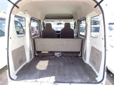 NISSAN CLIPPER VAN