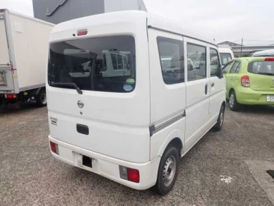 NISSAN CLIPPER VAN