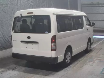 TOYOTA HIACE