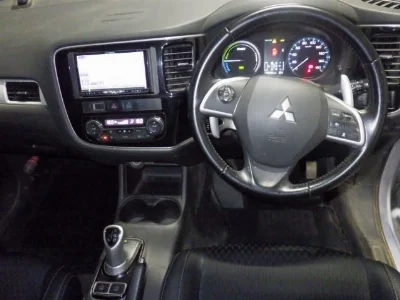 MITSUBISHI OUTLANDER PHEV