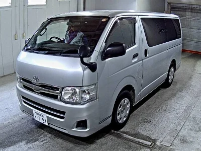 TOYOTA REGIUS VAN