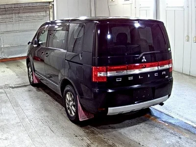 MITSUBISHI DELICA D5