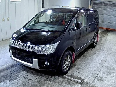 MITSUBISHI DELICA D5