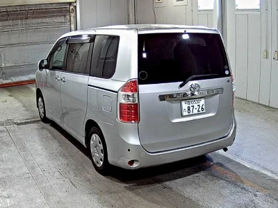 TOYOTA NOAH