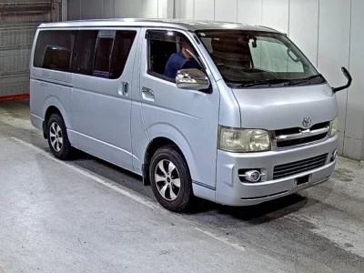 TOYOTA REGIUS VAN