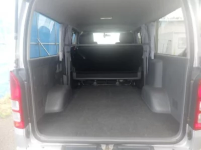 TOYOTA REGIUS VAN