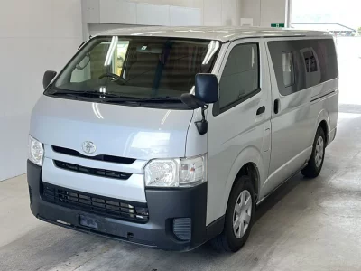 TOYOTA REGIUS VAN
